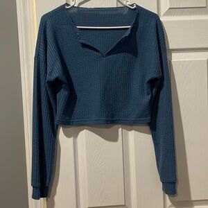 Light, cropped blue sweater, size S